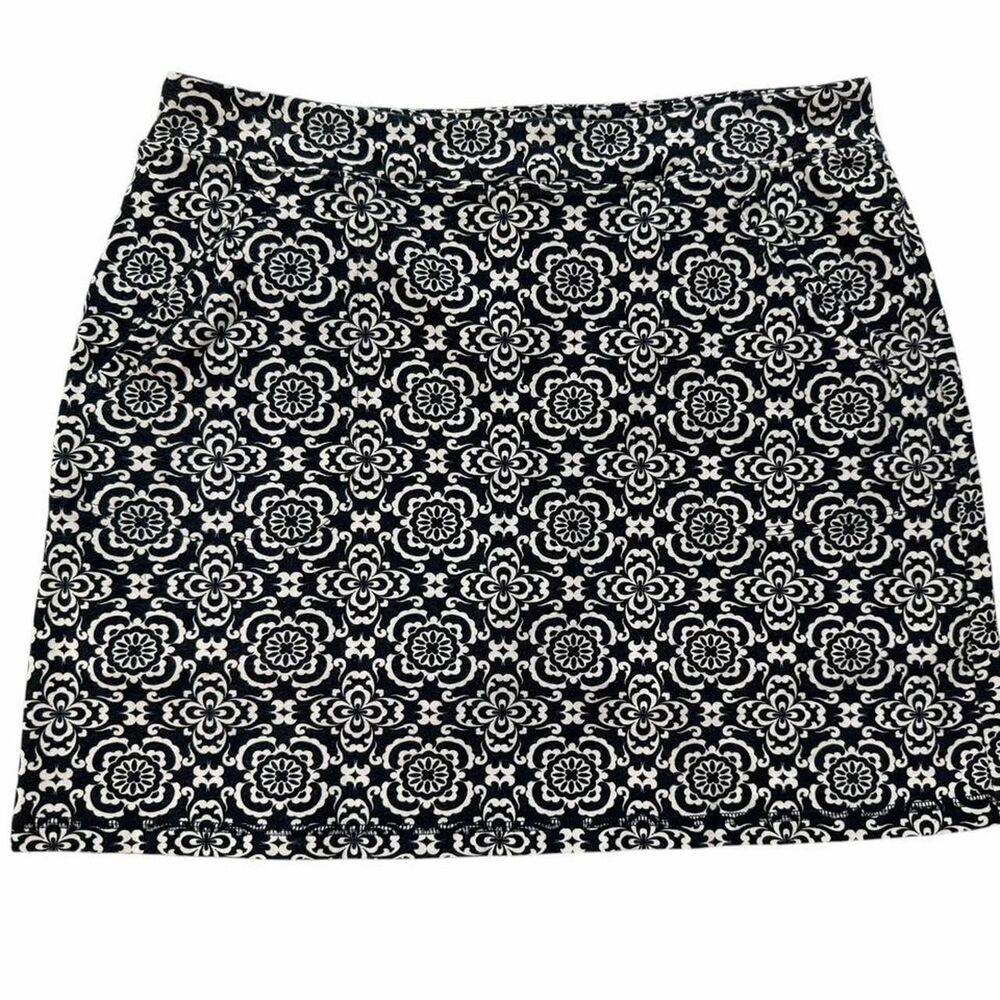 Hello Saturday Talbots navy & white floral print - Picture 1 of 3
